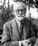 Portrait photo en noir et blanc du psychanalyste autrichien Sigmund Freud. Crédit photo : inconnu.